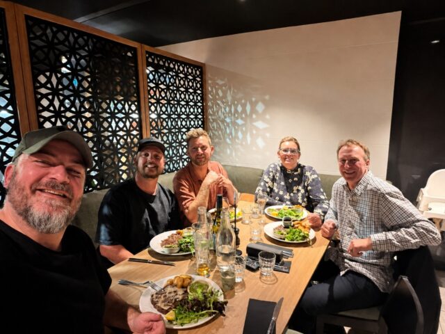 Fantastic arvo and evening with some of the @australiscaravans crew!! We’ve got so many awesome things to show you all in the future, and we couldn’t be with a better bunch! Here’s to now, here’s to friends, here’s to the future and here’s to you!! 🌟 😀 💙
PS: @marnongestate Superb!

💫 @australiscaravansnz ⭐