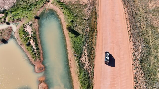 Red dirt, endless horizons, and not another soul in sight. Exactly how we like it. 🚐🇦🇺
Exploring @australia in the @navigatorgearau van, perfectly kitted out by @blackbirdcamperco ✌️
#tasmantravels #naviagtorgear #australia #roadtrip #travel